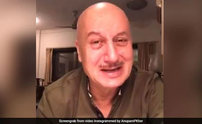 अनुपम खेर ने दुनियाभर के गंजों को दी सलाह, बोले- अगर सबसे अमीर आदमी भी गंजा है तो, इसका मतलब है कि...